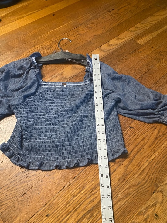 Free People Smocked Crop Top Blue Gray Long Sleeve Boho Size Large - Picture 5 of 9
